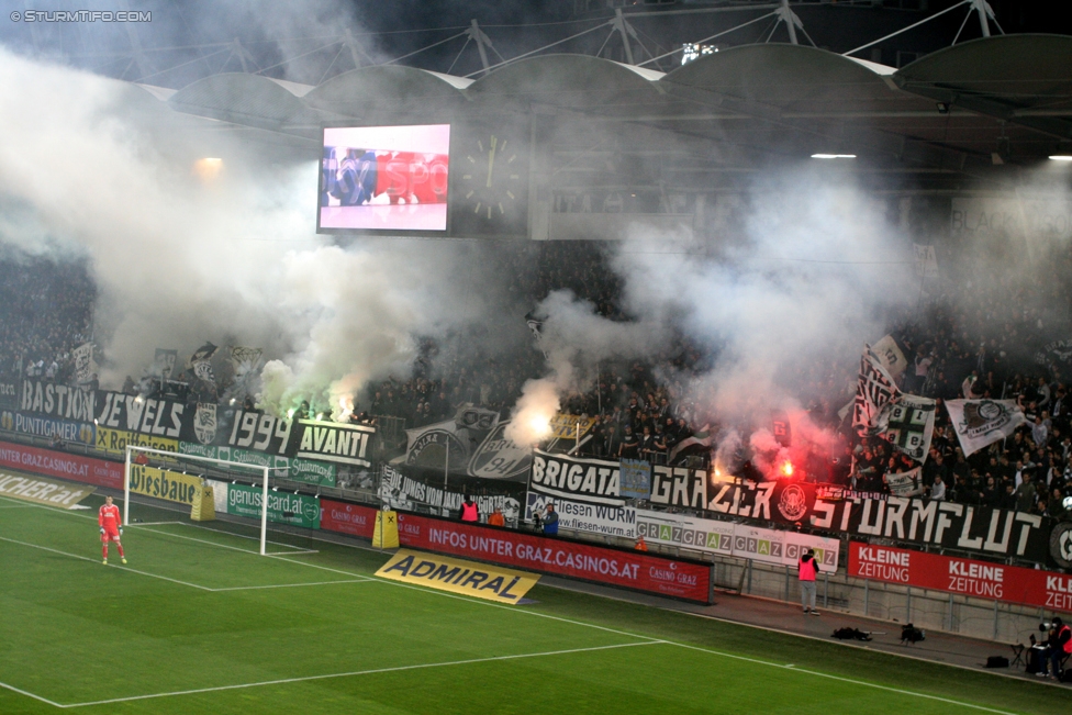 Sturm Graz - Rapid Wien
Oesterreichische Fussball Bundesliga, 14. Runde, SK Sturm Graz - SK Rapid Wien, Stadion Liebenau Graz, 04.11.2017. 

Foto zeigt Fans von Sturm
Schlüsselwörter: pyrotechnik