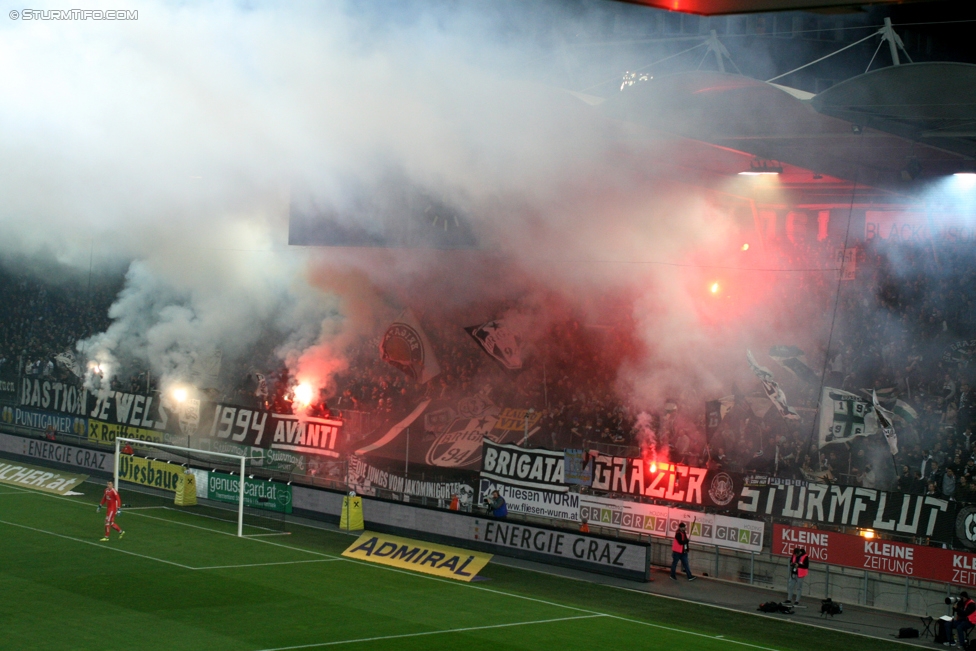 Sturm Graz - Rapid Wien
Oesterreichische Fussball Bundesliga, 14. Runde, SK Sturm Graz - SK Rapid Wien, Stadion Liebenau Graz, 04.11.2017. 

Foto zeigt Fans von Sturm
Schlüsselwörter: pyrotechnik