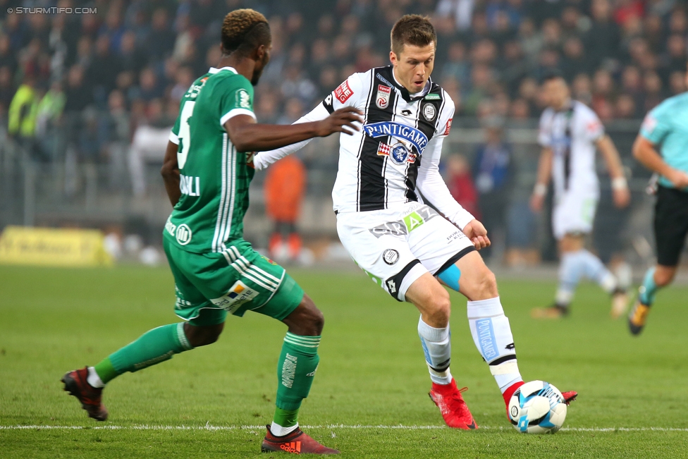 Sturm Graz - Rapid Wien
Oesterreichische Fussball Bundesliga, 14. Runde, SK Sturm Graz - SK Rapid Wien, Stadion Liebenau Graz, 04.11.2017. 

Foto zeigt Boli Bolingoli-Mbombo (Rapid) und Deni Alar (Sturm)
