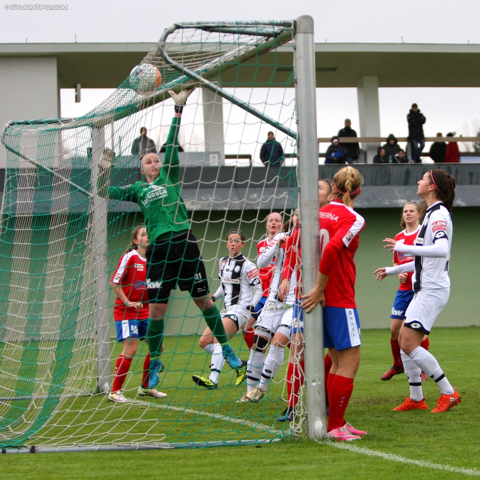 Sturm Damen - Vorderland
OEFB Frauen Bundesliga, 9. Runde,  SK Sturm Graz Damen - FFC Vorderland, Verbandsplatz Graz, 12.11.2017. 

Foto zeigt Nathalie Bachmeier (Vorderland), Petra Mitter (Vorderland) und Anna Malle (Sturm Damen)
Schlüsselwörter: tor