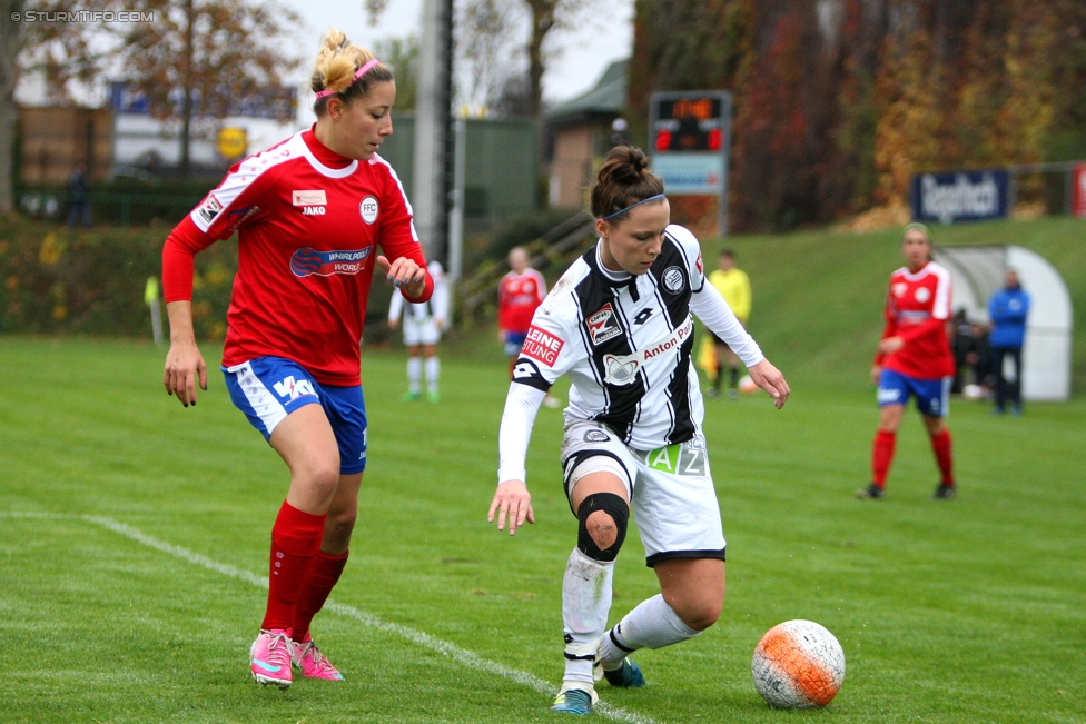 Sturm Damen - Vorderland
OEFB Frauen Bundesliga, 9. Runde,  SK Sturm Graz Damen - FFC Vorderland, Verbandsplatz Graz, 12.11.2017. 

Foto zeigt Petra Mitter (Vorderland) und Isabella Posch (Sturm Damen)
