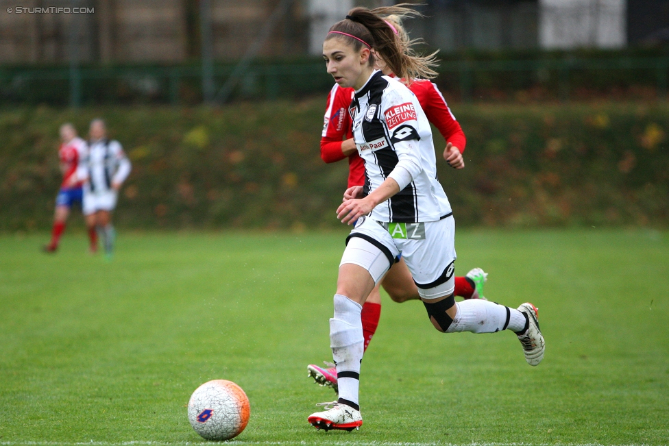 Sturm Damen - Vorderland
OEFB Frauen Bundesliga, 9. Runde,  SK Sturm Graz Damen - FFC Vorderland, Verbandsplatz Graz, 12.11.2017. 

Foto zeigt Katharina Naschenweng (Sturm Damen)
