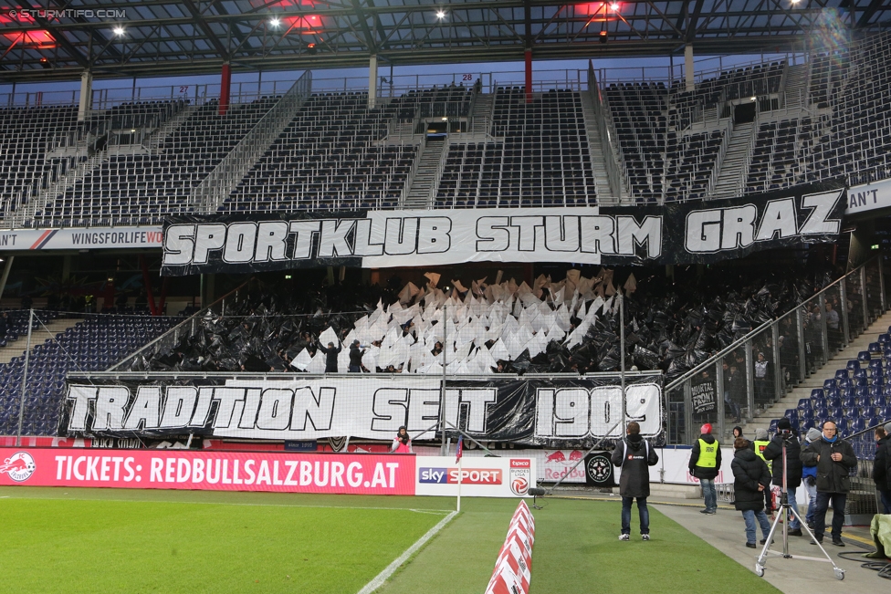 Salzburg - Sturm Graz
Oesterreichische Fussball Bundesliga, 15. Runde, RB Salzburg - SK Sturm Graz, Stadion Wals-Siezenheim, 19.11.2017. 

Foto zeigt Fans von Sturm mit einer Choreografie
