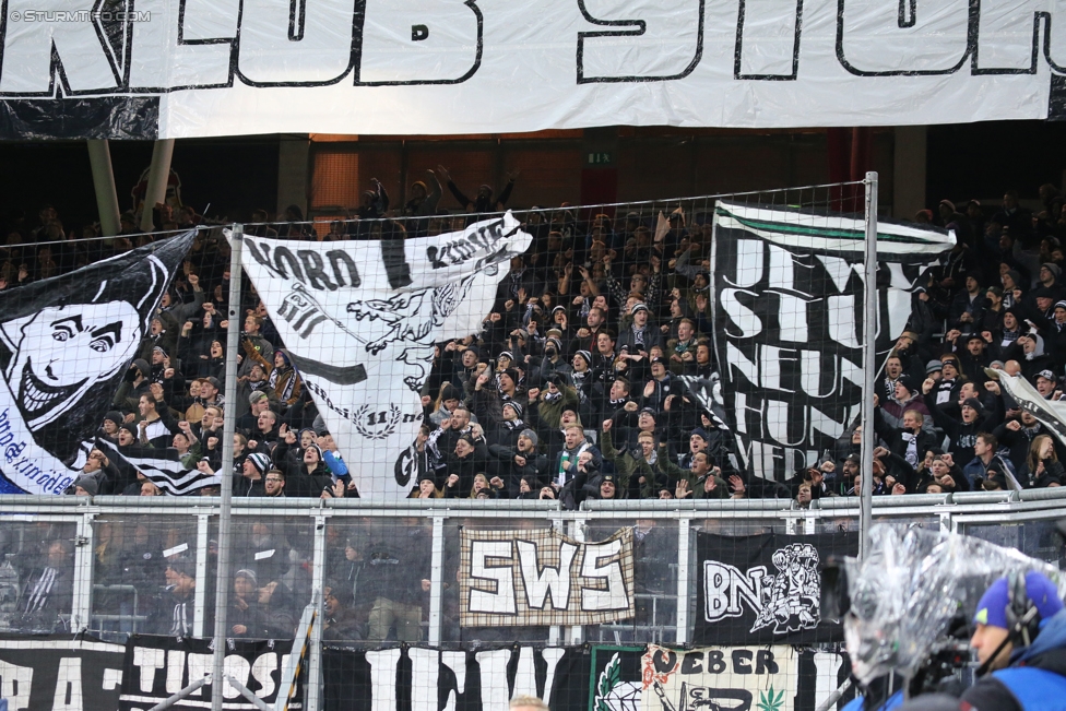 Salzburg - Sturm Graz
Oesterreichische Fussball Bundesliga, 15. Runde, RB Salzburg - SK Sturm Graz, Stadion Wals-Siezenheim, 19.11.2017. 

Foto zeigt Fans von Sturm
