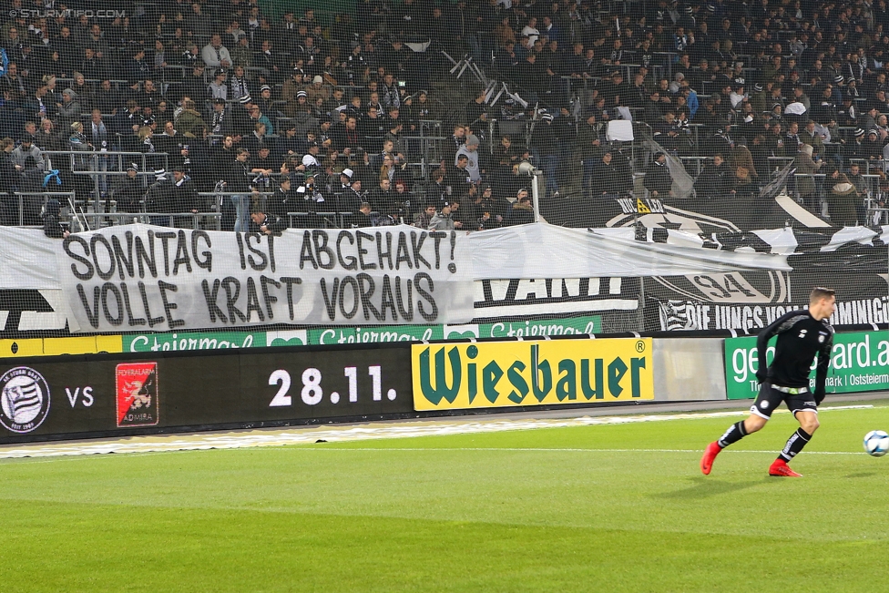 Sturm Graz - LASK
Oesterreichische Fussball Bundesliga, 16. Runde, SK Sturm Graz - LASK, Stadion Liebenau Graz, 25.11.2017. 

Foto zeigt Fans von Sturm mit einem Spruchband
