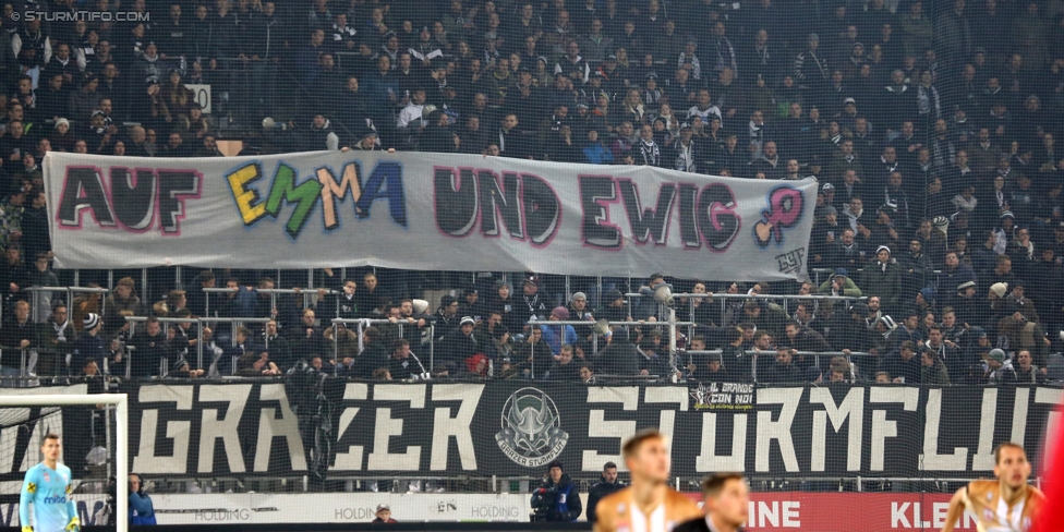 Sturm Graz - LASK
Oesterreichische Fussball Bundesliga, 16. Runde, SK Sturm Graz - LASK, Stadion Liebenau Graz, 25.11.2017. 

Foto zeigt Fans von Sturm mit einem Spruchband
