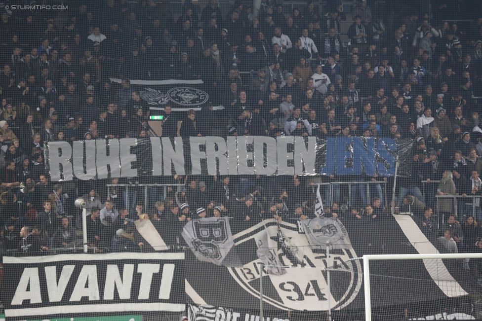 Sturm Graz - LASK
Oesterreichische Fussball Bundesliga, 16. Runde, SK Sturm Graz - LASK, Stadion Liebenau Graz, 25.11.2017. 

Foto zeigt Fans von Sturm mit einem Spruchband
