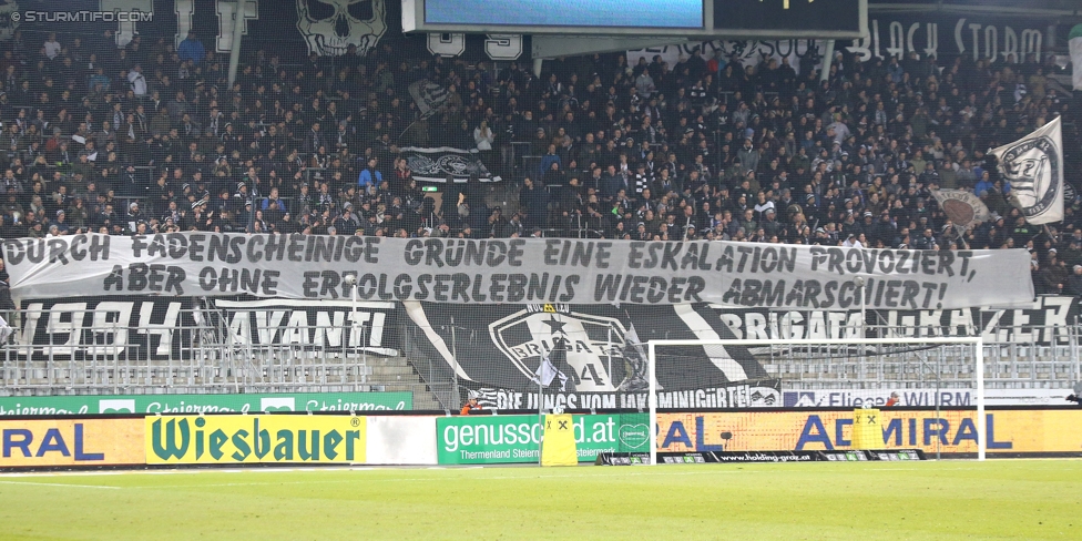 Sturm Graz - Admira Wacker
Oesterreichische Fussball Bundesliga, 17. Runde, SK Sturm Graz - FC Admira Wacker Moedling, Stadion Liebenau Graz, 28.11.2017. 

Foto zeigt Fans von Sturm mit einem Spruchband
Schlüsselwörter: protest