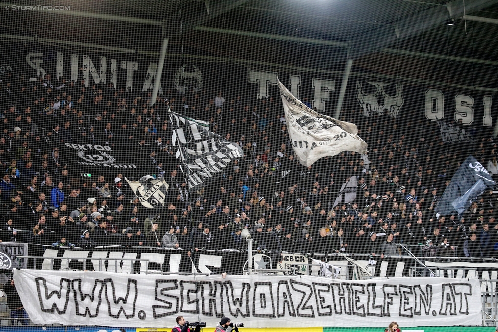 Sturm Graz - Admira Wacker
Oesterreichische Fussball Bundesliga, 17. Runde, SK Sturm Graz - FC Admira Wacker Moedling, Stadion Liebenau Graz, 28.11.2017. 

Foto zeigt Fans von Sturm mit einem Spruchband
