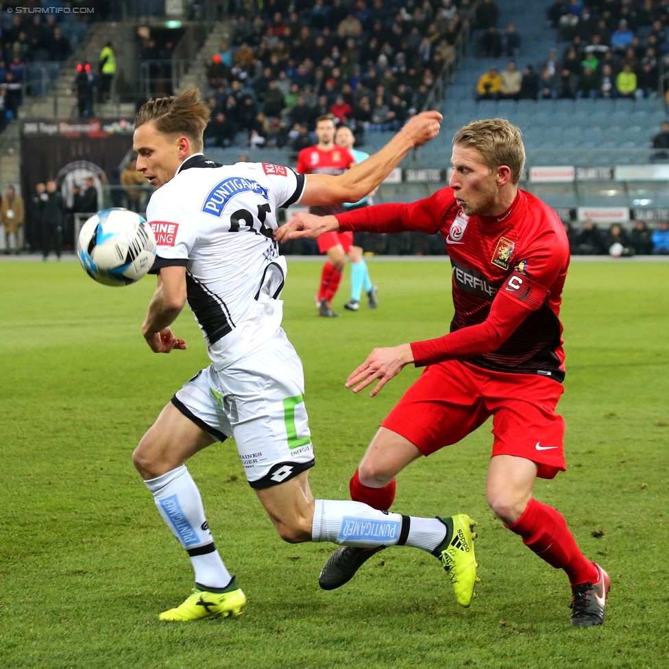 Sturm Graz - Admira Wacker
Oesterreichische Fussball Bundesliga, 17. Runde, SK Sturm Graz - FC Admira Wacker Moedling, Stadion Liebenau Graz, 28.11.2017. 

Foto zeigt Stefan Hierlaender (Sturm) und Thomas Ebner (Admira) 
