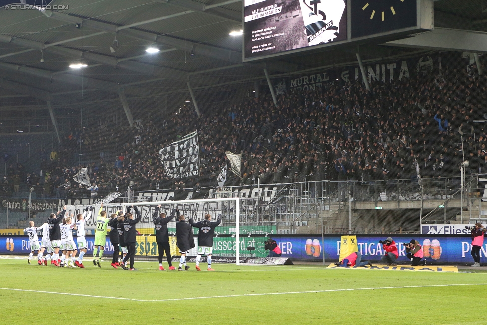 Sturm Graz - Admira Wacker
Oesterreichische Fussball Bundesliga, 17. Runde, SK Sturm Graz - FC Admira Wacker Moedling, Stadion Liebenau Graz, 28.11.2017. 

Foto zeigt die Mannschaft von Sturm und Fans von Sturm
Schlüsselwörter: jubel