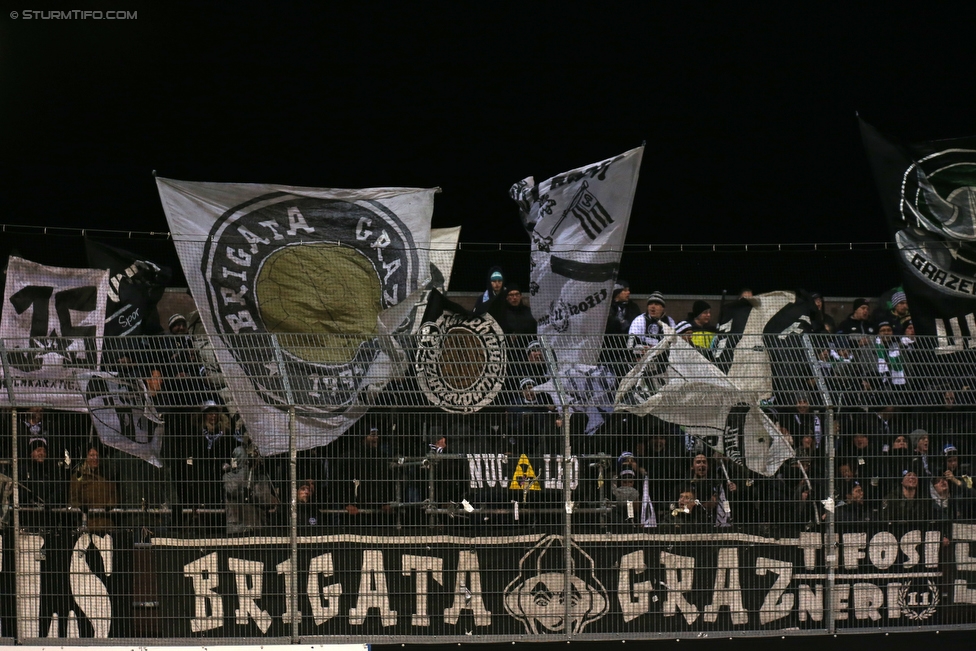 Altach - Sturm Graz
Oesterreichische Fussball Bundesliga, 18. Runde, SCR Altach - SK Sturm Graz, Stadion Schnabelholz Altach, 02.12.2017. 

Foto zeigt Fans von Sturm
