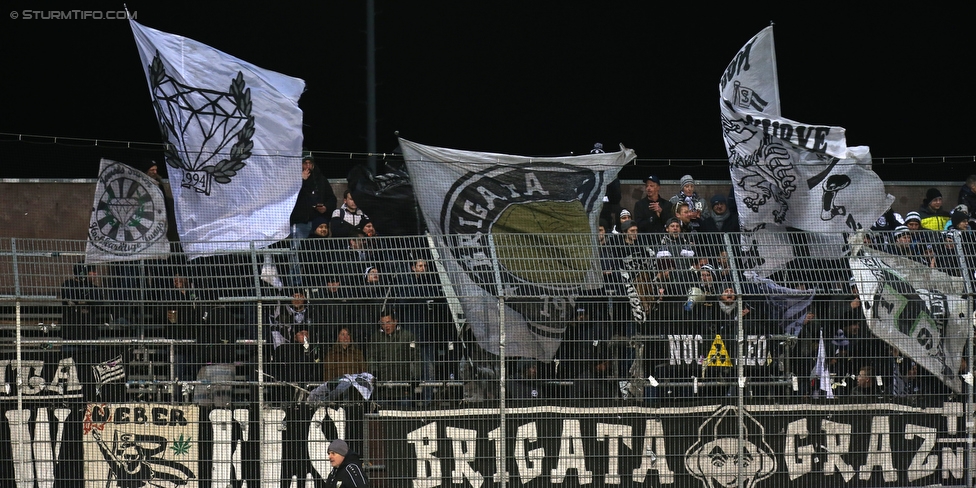 Altach - Sturm Graz
Oesterreichische Fussball Bundesliga, 18. Runde, SCR Altach - SK Sturm Graz, Stadion Schnabelholz Altach, 02.12.2017. 

Foto zeigt Fans von Sturm
