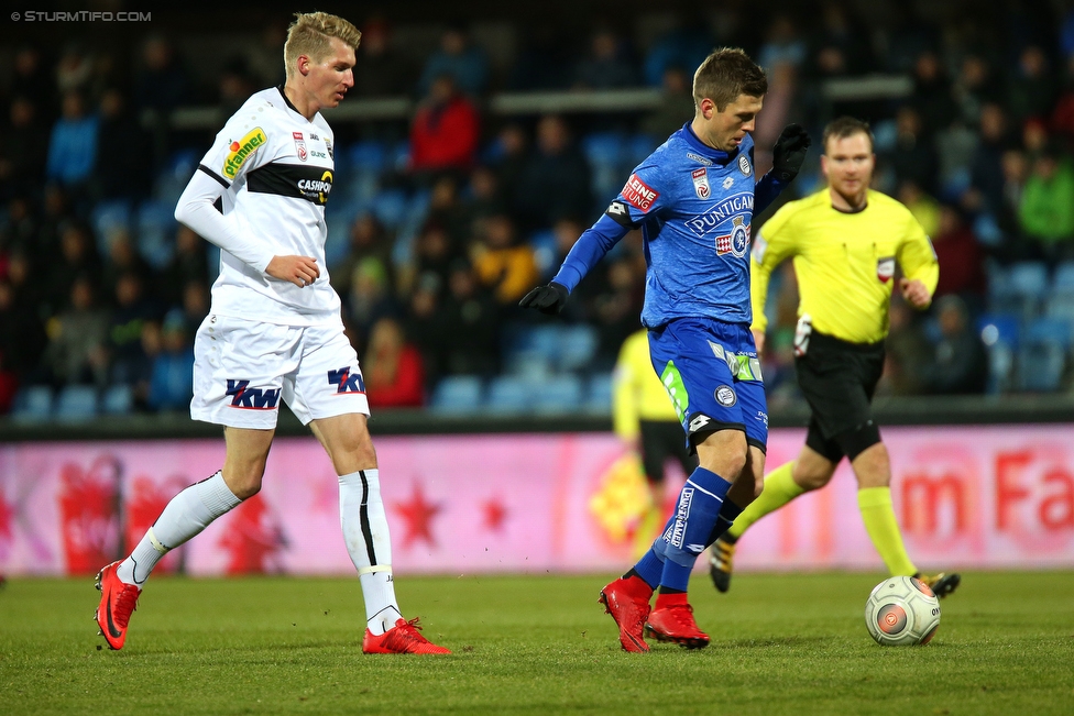 Altach - Sturm Graz
Oesterreichische Fussball Bundesliga, 18. Runde, SCR Altach - SK Sturm Graz, Stadion Schnabelholz Altach, 02.12.2017. 

Foto zeigt Simon Piesinger (Altach) und Deni Alar (Sturm)
