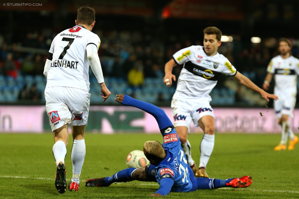 Altach - Sturm Graz
Oesterreichische Fussball Bundesliga, 18. Runde, SCR Altach - SK Sturm Graz, Stadion Schnabelholz Altach, 02.12.2017. 

Foto zeigt Andreas Lienhart (Altach) und Emeka Friday Eze (Sturm)
