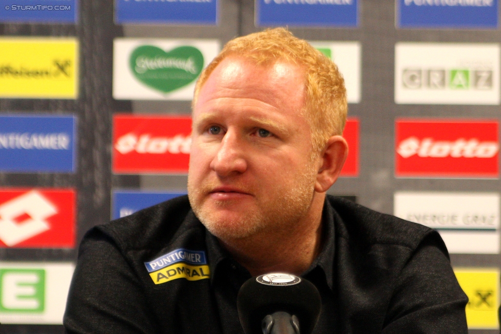 Pressekonferenz Sturm
Oesterreichische Fussball Bundesliga, SK Sturm Graz Pressekonferenz, Trainingszentrum Messendorf, 07.12.2017.

Foto zeigt Heiko Vogel (design. Cheftrainer Sturm)
