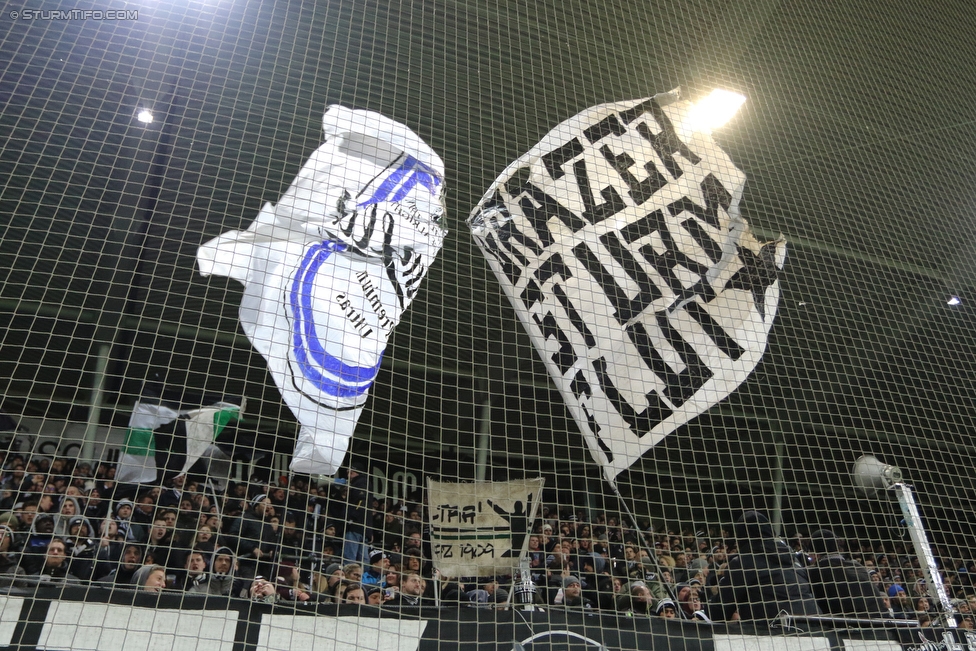 Sturm Graz - St. Poelten
Oesterreichische Fussball Bundesliga, 19. Runde, SK Sturm Graz - SKN St. Poelten, Stadion Liebenau Graz, 09.12.2017. 

Foto zeigt Fans von Sturm
