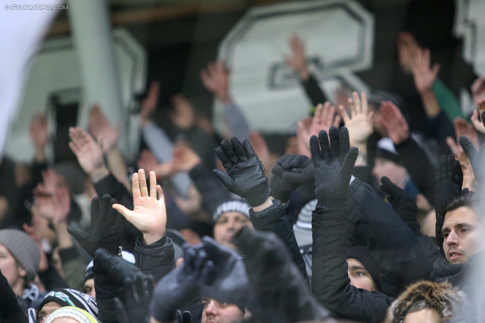 Sturm Graz - St. Poelten
Oesterreichische Fussball Bundesliga, 19. Runde, SK Sturm Graz - SKN St. Poelten, Stadion Liebenau Graz, 09.12.2017. 

Foto zeigt Fans von Sturm
