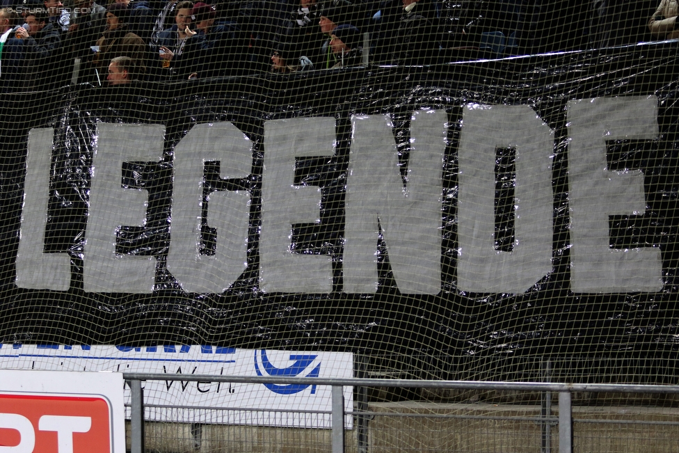 Sturm Graz - St. Poelten
Oesterreichische Fussball Bundesliga, 19. Runde, SK Sturm Graz - SKN St. Poelten, Stadion Liebenau Graz, 09.12.2017. 

Foto zeigt Fans von Sturm mit einem Spruchband fuer Franco Foda (Cheftrainer Sturm)
