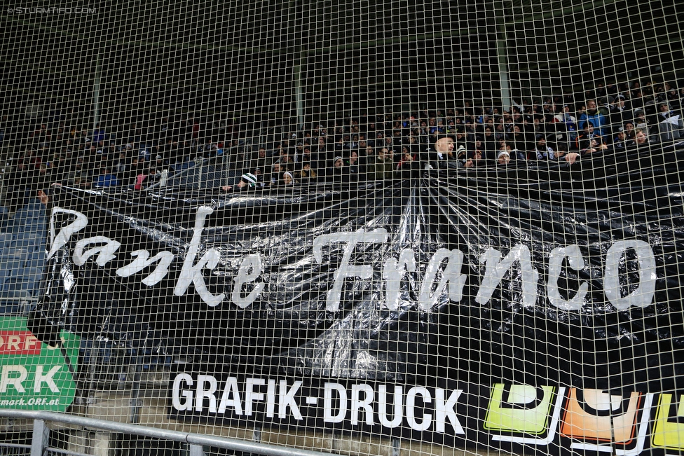 Sturm Graz - St. Poelten
Oesterreichische Fussball Bundesliga, 19. Runde, SK Sturm Graz - SKN St. Poelten, Stadion Liebenau Graz, 09.12.2017. 

Foto zeigt Fans von Sturm mit einem Spruchband fuer Franco Foda (Cheftrainer Sturm)
