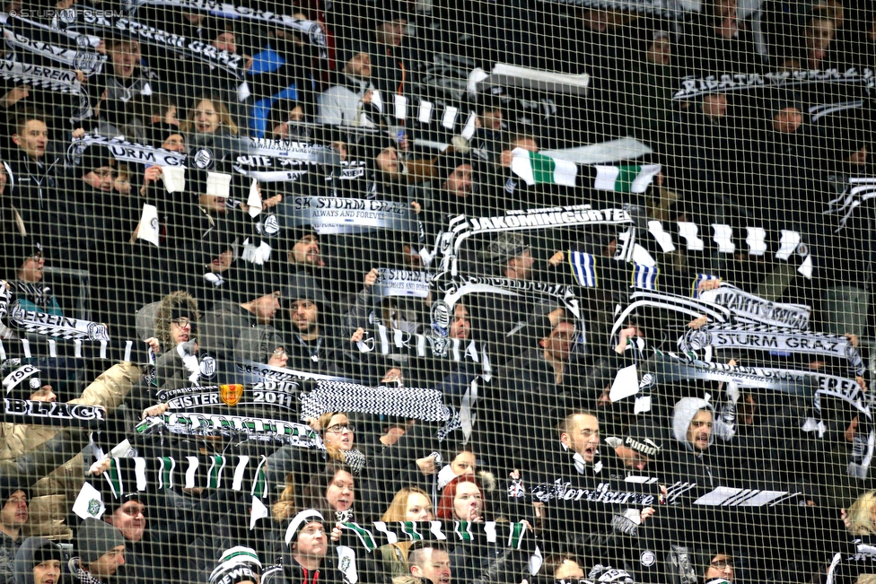 Sturm Graz - St. Poelten
Oesterreichische Fussball Bundesliga, 19. Runde, SK Sturm Graz - SKN St. Poelten, Stadion Liebenau Graz, 09.12.2017. 

Foto zeigt Fans von Sturm
