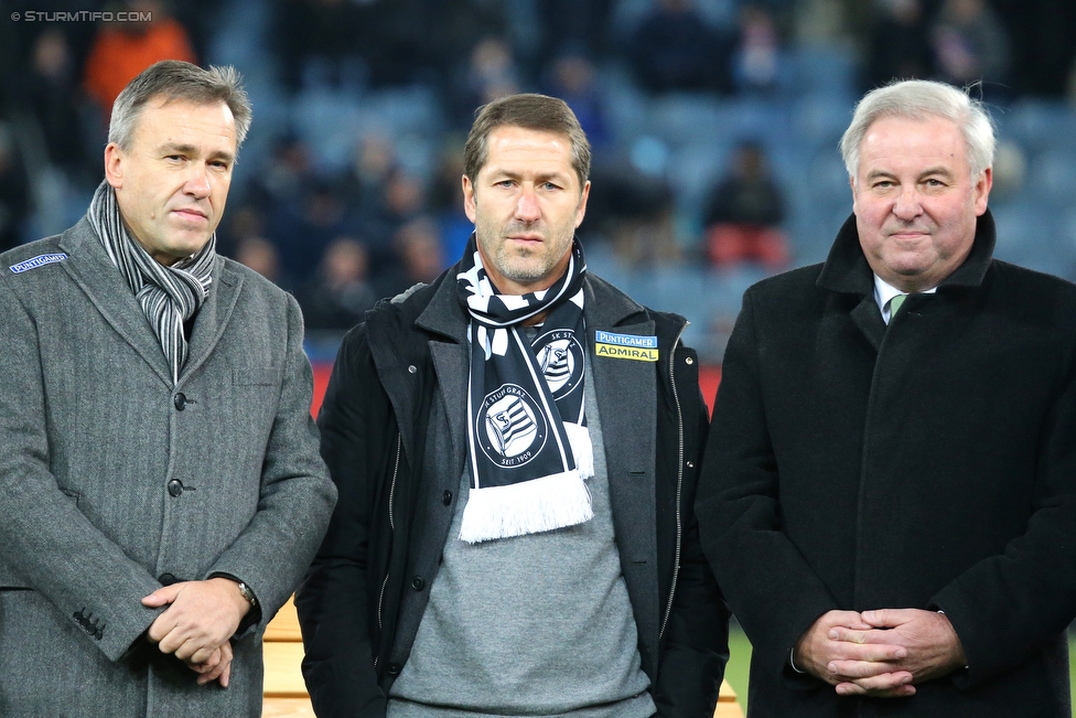 Sturm Graz - St. Poelten
Oesterreichische Fussball Bundesliga, 19. Runde, SK Sturm Graz - SKN St. Poelten, Stadion Liebenau Graz, 09.12.2017. 

Foto zeigt Christian Jauk (Praesident Sturm), Franco Foda (Cheftrainer Sturm) und Hermann Schuetzenhoefer (Landeshauptmann)
