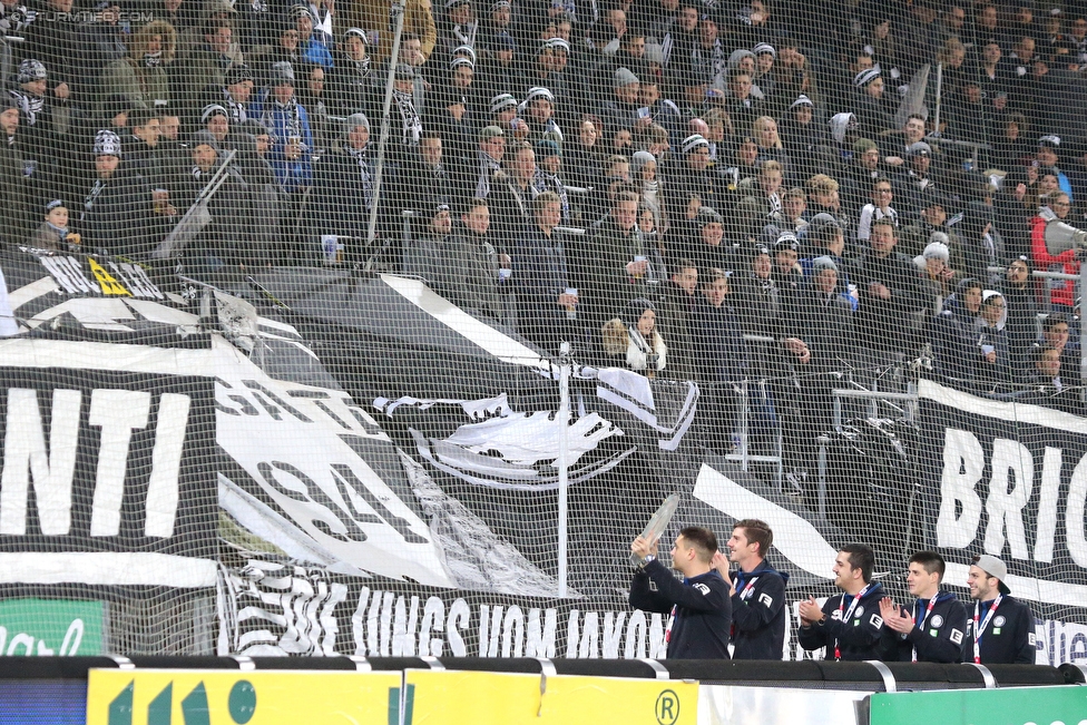 Sturm Graz - St. Poelten
Oesterreichische Fussball Bundesliga, 19. Runde, SK Sturm Graz - SKN St. Poelten, Stadion Liebenau Graz, 09.12.2017. 

Foto zeigt die Meister der eBundesliga
