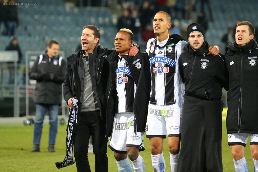 Sturm Graz - St. Poelten
Oesterreichische Fussball Bundesliga, 19. Runde, SK Sturm Graz - SKN St. Poelten, Stadion Liebenau Graz, 09.12.2017. 

Foto zeigt Franco Foda (Cheftrainer Sturm), Emeka Friday Eze (Sturm), Christian Schoissengeyr (Sturm), Philipp Zulechner (Sturm) und Deni Alar (Sturm)
