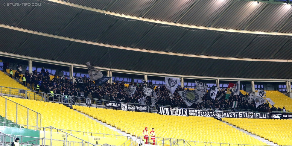 Austria Wien - Sturm Graz
Oesterreichische Fussball Bundesliga, 20. Runde, FK Austria Wien - SK Sturm Graz, Ernst Happel Stadion Wien, 17.12.2017. 

Foto zeigt Fans von Sturm
