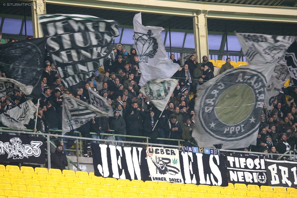 Austria Wien - Sturm Graz
Oesterreichische Fussball Bundesliga, 20. Runde, FK Austria Wien - SK Sturm Graz, Ernst Happel Stadion Wien, 17.12.2017. 

Foto zeigt Fans von Sturm
