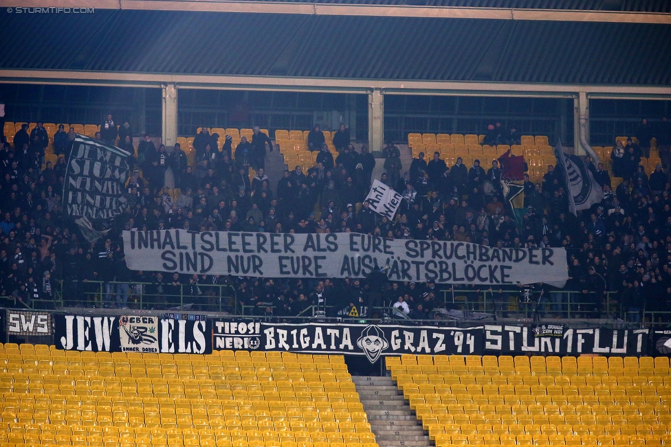 Austria Wien - Sturm Graz
Oesterreichische Fussball Bundesliga, 20. Runde, FK Austria Wien - SK Sturm Graz, Ernst Happel Stadion Wien, 17.12.2017. 

Foto zeigt Fans von Sturm
