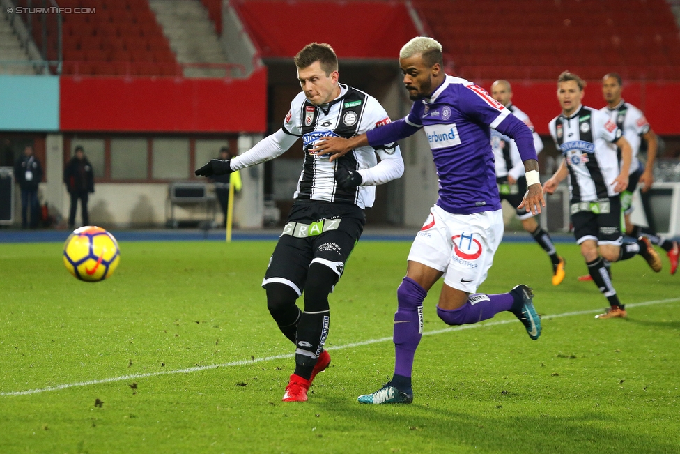 Austria Wien - Sturm Graz
Oesterreichische Fussball Bundesliga, 20. Runde, FK Austria Wien - SK Sturm Graz, Ernst Happel Stadion Wien, 17.12.2017. 

Foto zeigt Deni Alar (Sturm) und Felipe Augusto Rodrigues Pires (Austria)
