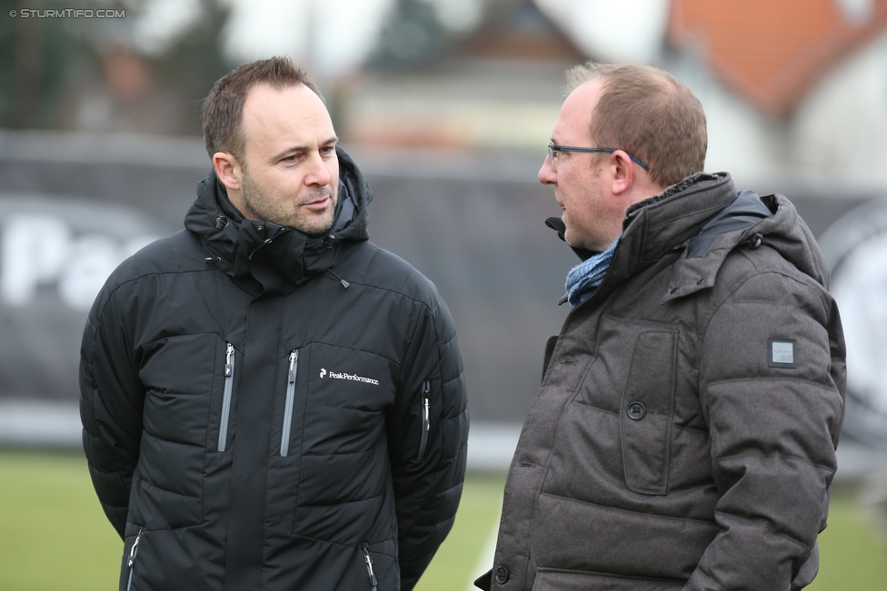 Trainingsauftakt Sturm Graz
Oesterreichische Fussball Bundesliga, Trainingsauftak SK Sturm Graz, Trainingszentrum Messendorf, 04.01.2018. 

Foto zeigt Thomas Tebbich (wirtsch. Geschaeftsfuehrer Sturm) und Guenter Kreissl (sportl. Geschaeftsfuehrer Sturm)
