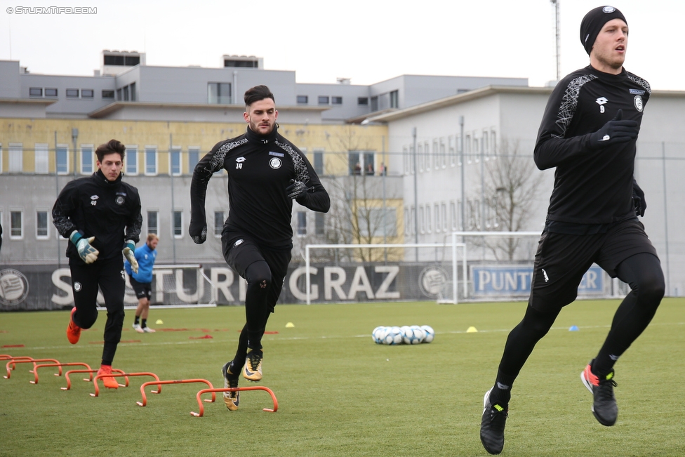 Trainingsauftakt Sturm Graz
Oesterreichische Fussball Bundesliga, Trainingsauftak SK Sturm Graz, Trainingszentrum Messendorf, 04.01.2018. 

Foto zeigt Fabian Ehmann (Sturm), Charalampos Lykogiannis (Sturm) und Deni Alar (Sturm)
