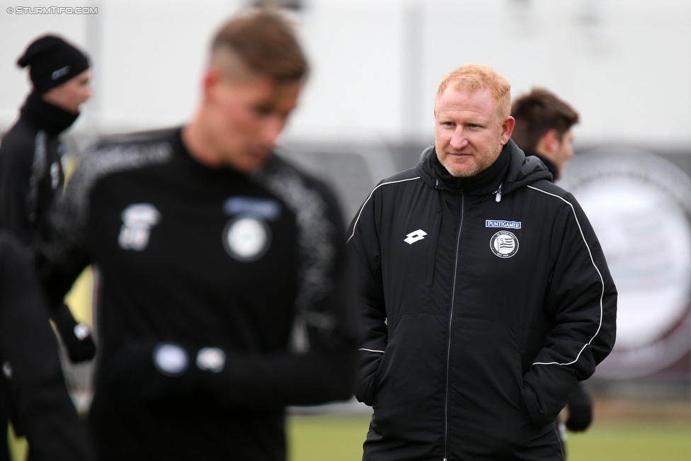 Trainingsauftakt Sturm Graz
Oesterreichische Fussball Bundesliga, Trainingsauftak SK Sturm Graz, Trainingszentrum Messendorf, 04.01.2018. 

Foto zeigt Heiko Vogel (Cheftrainer Sturm)
