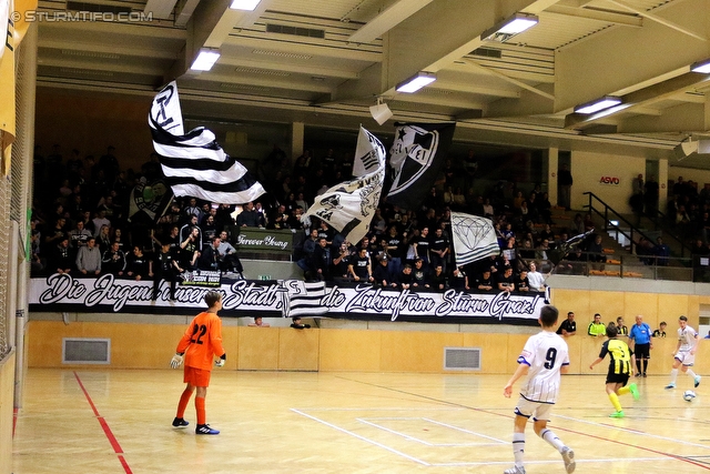 8. Sturm Nachwuchscup
SK Sturm Graz Nachwuchscup, ASVOE Halle Graz, 06.01.2017

Foto zeigt Fans von Sturm und Nachwuchsspieler von Sturm
