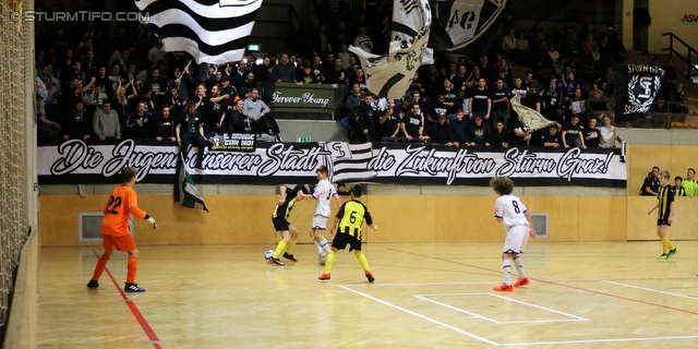 8. Sturm Nachwuchscup
SK Sturm Graz Nachwuchscup, ASVOE Halle Graz, 06.01.2017

Foto zeigt Fans von Sturm und Nachwuchsspieler von Sturm
