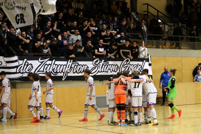 8. Sturm Nachwuchscup
SK Sturm Graz Nachwuchscup, ASVOE Halle Graz, 06.01.2017

Foto zeigt Fans von Sturm und Nachwuchsspieler von Sturm
