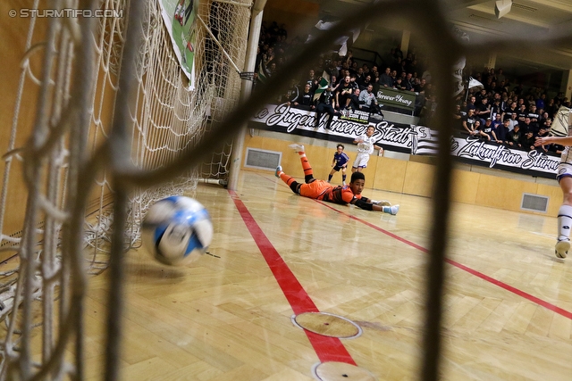 8. Sturm Nachwuchscup
SK Sturm Graz Nachwuchscup, ASVOE Halle Graz, 06.01.2017

Foto zeigt Fans von Sturm und Nachwuchsspieler von Sturm
