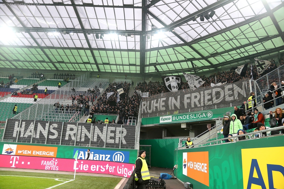 Rapid Wien - Sturm Graz
Oesterreichische Fussball Bundesliga, 231. Runde, SK Rapid Wien - SK Sturm Graz, Weststadion Wien, 17.02.2018. 

Foto zeigt Fans von Sturm mit einem Spruchband fuer Hans Rinner (Praesident Bundesliga)
