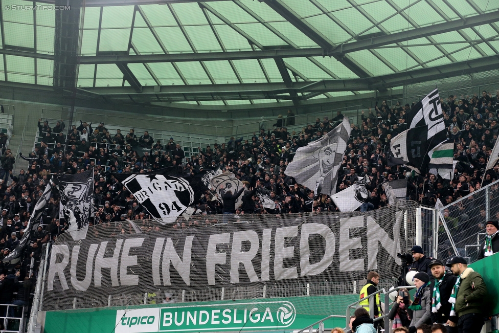 Rapid Wien - Sturm Graz
Oesterreichische Fussball Bundesliga, 231. Runde, SK Rapid Wien - SK Sturm Graz, Weststadion Wien, 17.02.2018. 

Foto zeigt Fans von Sturm mit einem Spruchband fuer Hans Rinner (Praesident Bundesliga)
