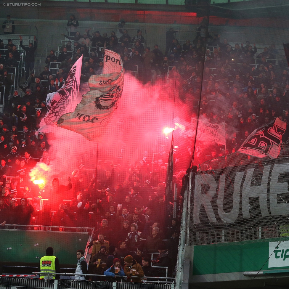 Rapid Wien - Sturm Graz
Oesterreichische Fussball Bundesliga, 23. Runde, SK Rapid Wien - SK Sturm Graz, Weststadion Wien, 17.02.2018. 

Foto zeigt Fans von Sturm 
Schlüsselwörter: pyrotechnik