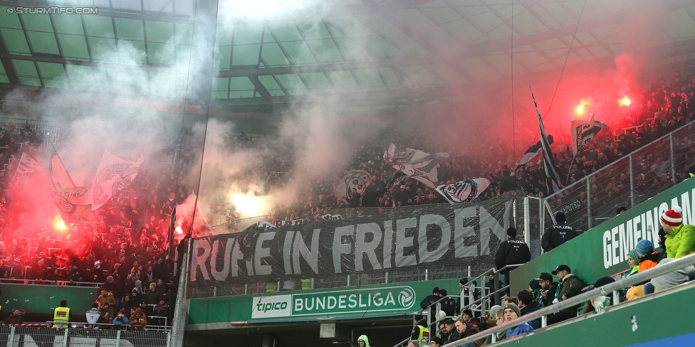 Rapid Wien - Sturm Graz
Oesterreichische Fussball Bundesliga, 23. Runde, SK Rapid Wien - SK Sturm Graz, Weststadion Wien, 17.02.2018. 

Foto zeigt Fans von Sturm 
Schlüsselwörter: pyrotechnik