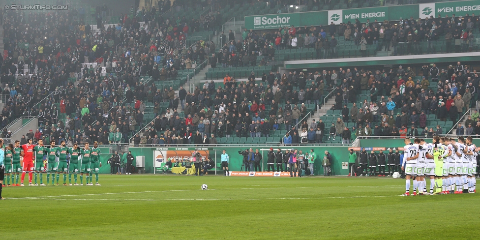 Rapid Wien - Sturm Graz
Oesterreichische Fussball Bundesliga, 23. Runde, SK Rapid Wien - SK Sturm Graz, Weststadion Wien, 17.02.2018. 

Foto zeigt die Mannschaft von Rapid und die Mannschaft von Sturm bei einer Trauerminute fuer Hans Rinner (Praesident Bundesliga)
