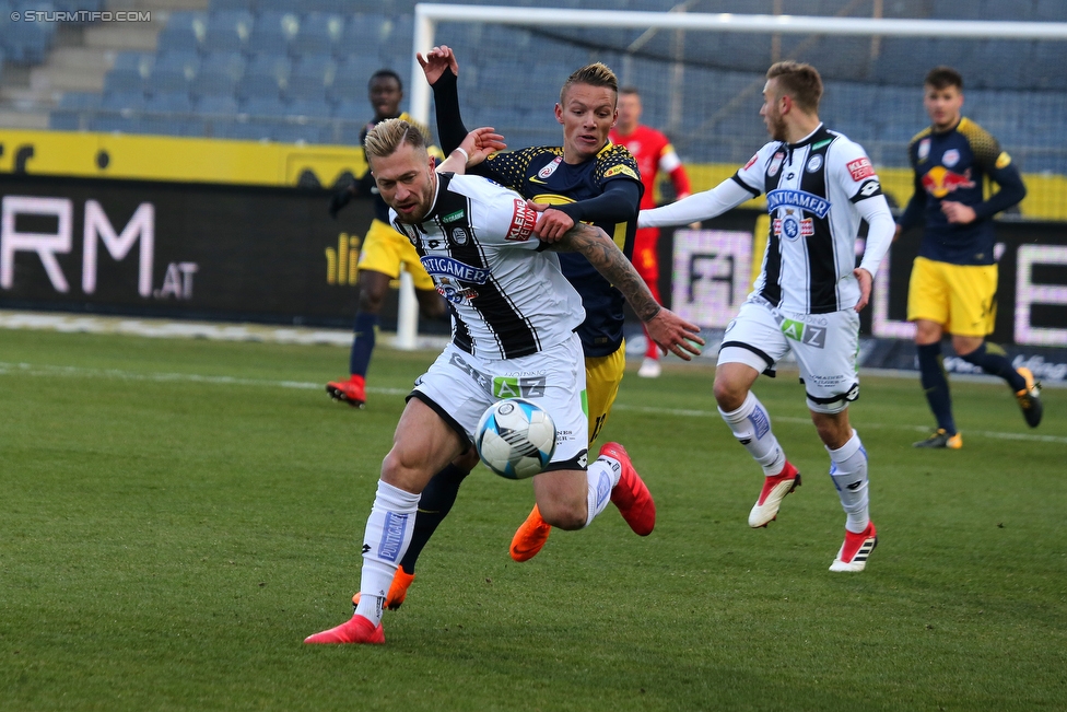 Sturm Graz - Salzburg
Oesterreichische Fussball Bundesliga, 24. Runde, SK Sturm Graz - FC RB Salzburg, Stadion Liebenau Graz, 25.02.2018. 

Foto zeigt Peter Zulj (Sturm) und Hannes Wolf (Salzburg)
