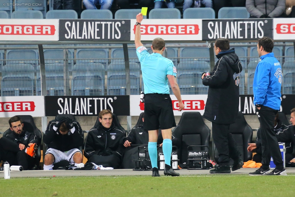 Sturm Graz - Salzburg
Oesterreichische Fussball Bundesliga, 24. Runde, SK Sturm Graz - FC RB Salzburg, Stadion Liebenau Graz, 25.02.2018. 

Foto zeigt die Ersatzbank von Sturm und Schiedsrichter Harald Lechner
