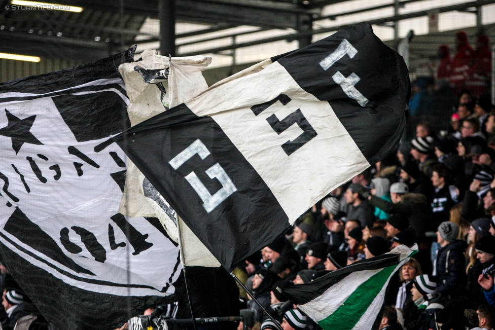 LASK - Sturm Graz
Oesterreichische Fussball Bundesliga, 25. Runde, LASK - SK Sturm Graz, Waldstadion Pasching, 03.03.2018. 

Foto zeigt Fans von Sturm
