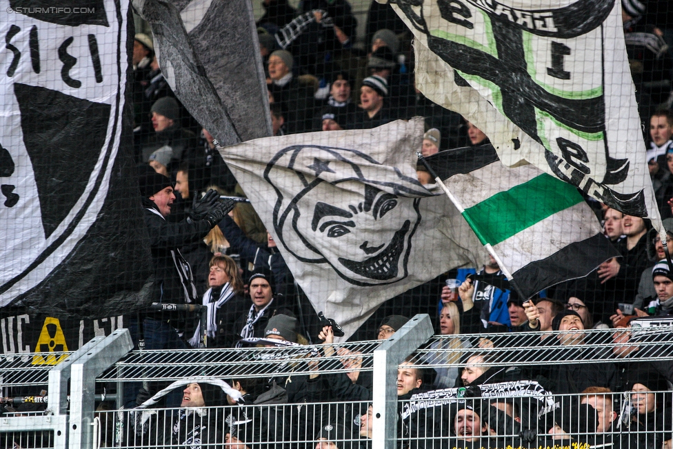 LASK - Sturm Graz
Oesterreichische Fussball Bundesliga, 25. Runde, LASK - SK Sturm Graz, Waldstadion Pasching, 03.03.2018. 

Foto zeigt Fans von Sturm
