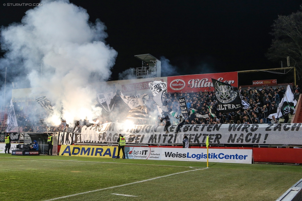 Admira Wacker - Sturm Graz
Oesterreichische Fussball Bundesliga, 26. Runde, FC Admira Wacker Moedling - SK Sturm Graz, Stadion Suedstadt Maria Enzersdorf, 10.03.2018. 

Foto zeigt Fans von Sturm mit einem Spruchband
Schlüsselwörter: protest pyrotechnik