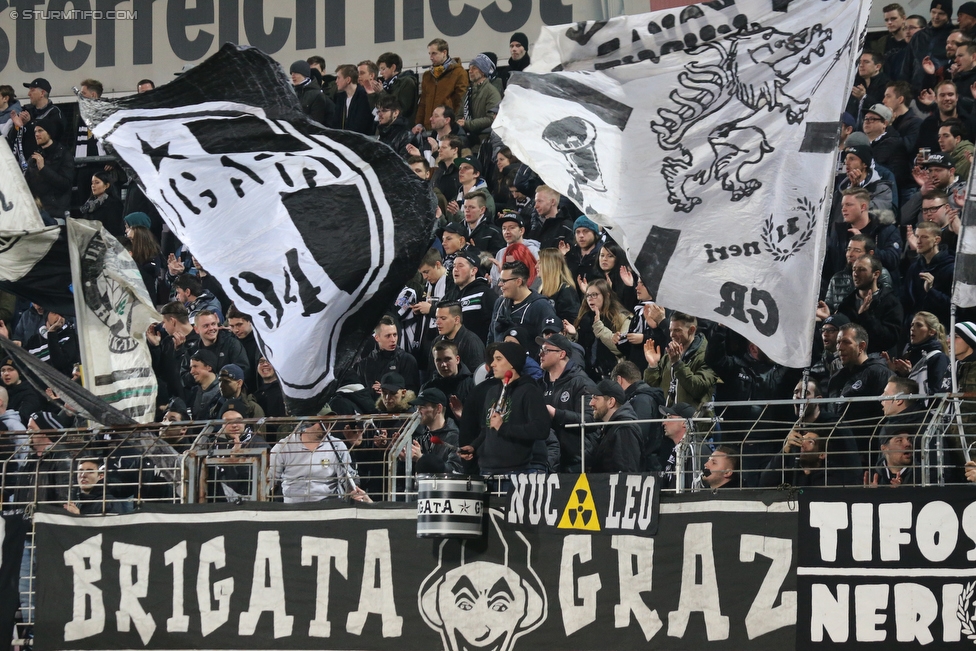 Admira Wacker - Sturm Graz
Oesterreichische Fussball Bundesliga, 26. Runde, FC Admira Wacker Moedling - SK Sturm Graz, Stadion Suedstadt Maria Enzersdorf, 10.03.2018. 

Foto zeigt Fans von Sturm
